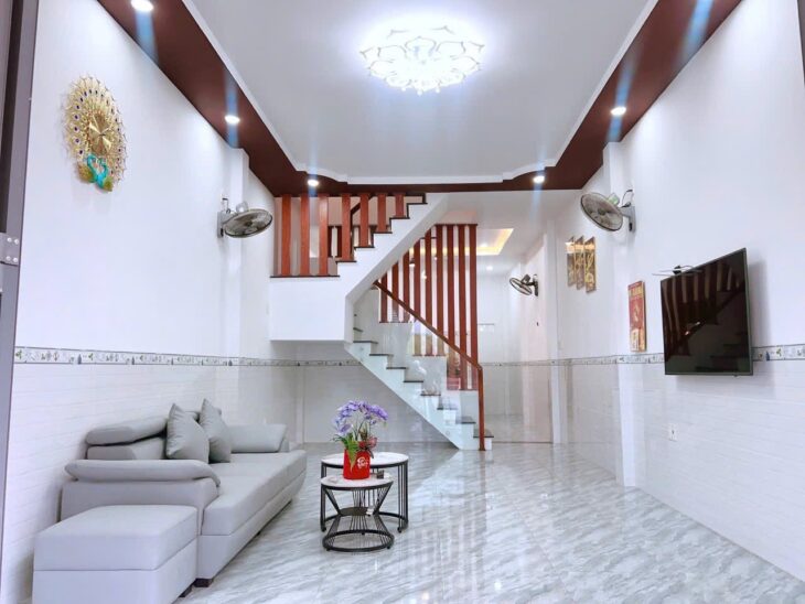 NHÀ MỚI THƠM MÙI SƠN Tái Định Cư Đất Lành tuyến đường mát nhất