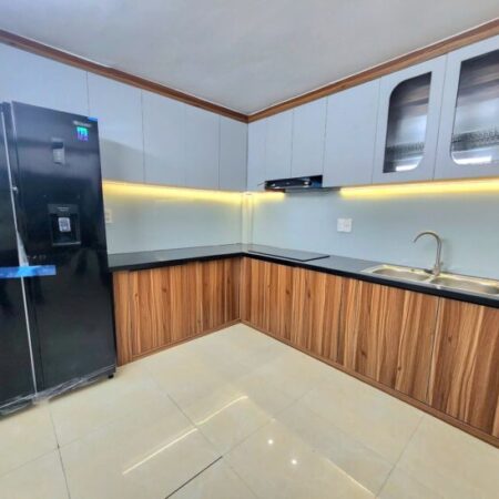 Nhà riêng Hoàng Đạo Thành, ngõ thông, ô tô tránh, 72m*3 tầng, MT 7m. Giá chào 15,2 tỷ