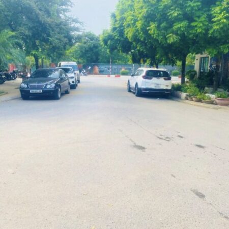 Nhà phân lô Ngoại Giao Đoàn, 2 ô tô tránh, mặt tiền khủng, thang máy, view hồ điều hoà – Đại sứ
