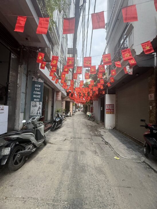 BÁN NHÀ ĐẸP – PHỐ HOÀNG MAI, ngõ thông – ba gác chạy vù vù, 36m2*5 tầng CHỈ CÓ 7,2T