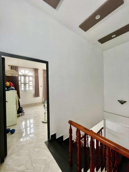 NHÀ 2 TẦNG BTCT MỚI TINH NGANG LỚN GẦN 5M. 54M2 GẦN SIÊU THỊ METRO. GIÁ RẺ CHỈ 3.X TỶ TL