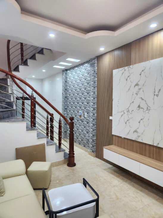 Bán nhà đẹp Kim Giang 36m * 4 Tầng, ô tô dừng đỗ cách nhà hơn 10m, nhà có sân để xe tiện lợi