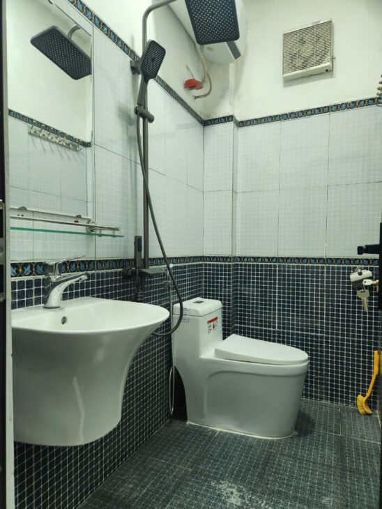 Bán nhà đẹp Kim Giang 36m * 4 Tầng, ô tô dừng đỗ cách nhà hơn 10m, nhà có sân để xe tiện lợi