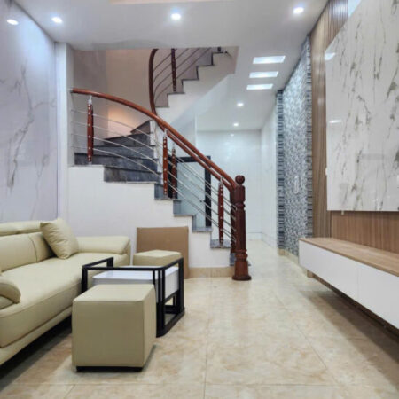 Bán nhà đẹp Kim Giang 36m * 4 Tầng, ô tô dừng đỗ cách nhà hơn 10m, nhà có sân để xe tiện lợi