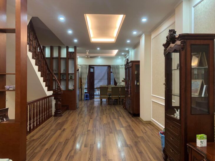 Bán nhà ngõ 279 Đội Cấn oto tránh ,kinh doanh, dân xây 50 m 5 tầng 10.4 tỷ