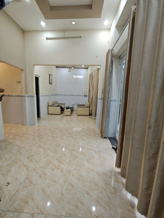 16 – CG: Nhà 6 triêụ 3 phòng ngủ gần Thành Uỷ Cần Thơ