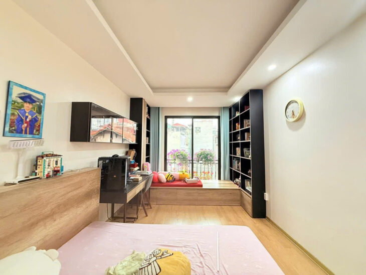 PHỐ NGỌC HÀ – NHÀ 5 TẦNG THANG MÁY – Ô TÔ NGỦ TRONG NHÀ – KINH DOANH ĐỈNH