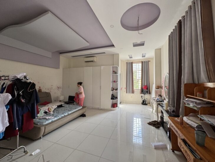 Bán nhà Đặng Văn Bi, Thủ Đức, TP HCM, DT 176m2, 3 tầng, 4PN, SH, Giá13.3 tỷ.