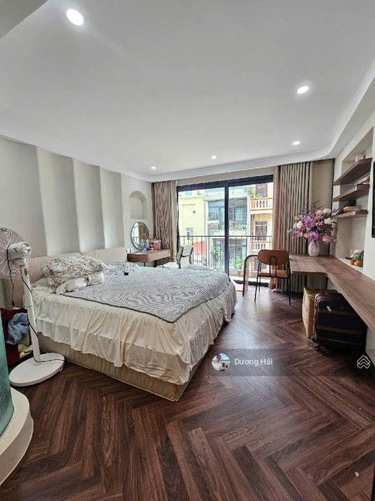 Bán nhà phố Láng Hạ – 135m2 x MT 7m – lô góc 3 thoáng kinh doanh – vỉa hè – ô tô dừng đỗ