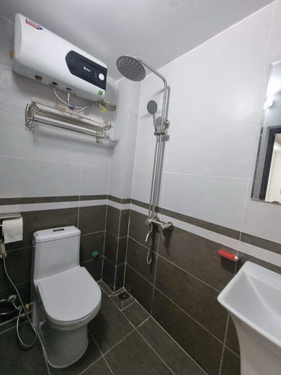 Nhà Mới 5 Tầng Trần cung gần Ngã Tư Hoàng Quốc Việt Lô Góc, Gần Phố 41m2 – 9.8 tỷ