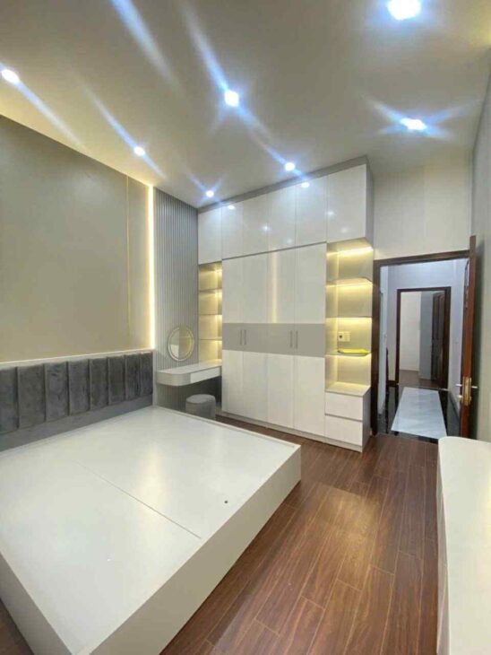 Bán nhà Hoàng Mai 45m dân xây chắc chắn, ngõ nông, thông tứ tung, vài phút ra Hồ Đền Lừ