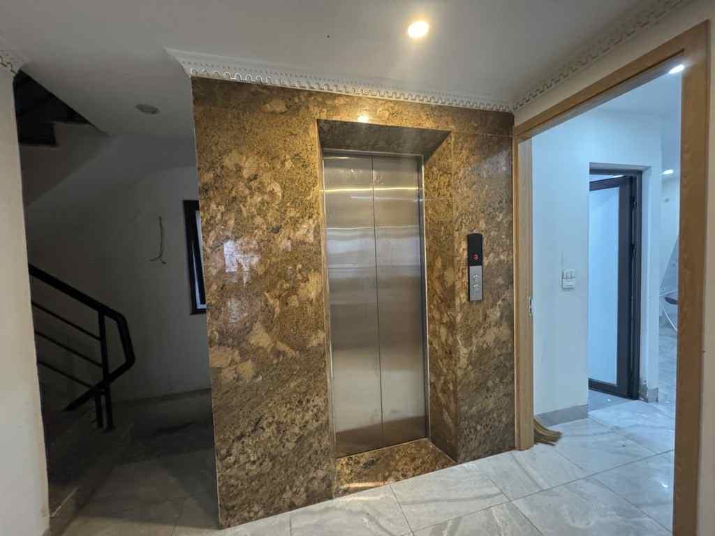 chung cư mini Việt Hưng, 119m x 6 tầng, mặt tiền 5.5m, nở hậu, 19 phòng khép kín, dòng tiền