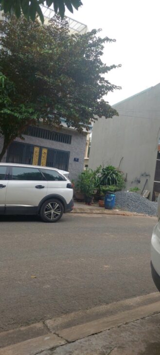 BÁN NHÀ + 3 PHÒNG TRỌ – HẺM Ô TÔ VÕ THỊ SÁU, NGAY BÊN HÔNG SIÊU THỊ GO! DĨ AN