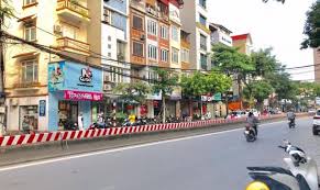 Chính Chủ Cần Bán Gấp nhà mặt ngõ Lạc Long Quân Tây Hồ 40m2 giá 12,3 tỷ .