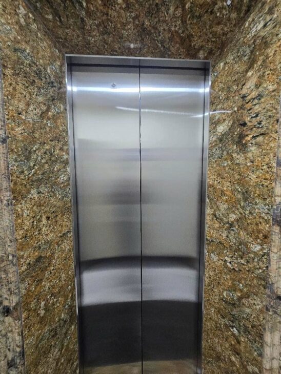 Cho thuê Nhà KD, VP, Nhà Hàng, vỉa hè, 101m2- 4T, Giảng Võ_30 Tr