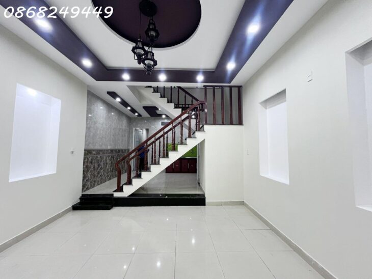 Nhà 3 tầng mới len ken, vị trí đẹp, đường 4m có lề, gí chỉ 5 tỷ xx