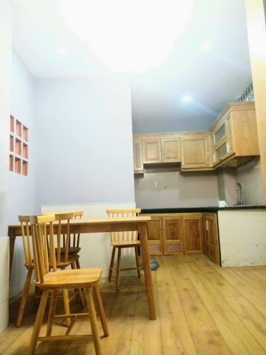 Bán nhà NGON , Phước Long, TP HCM, DT 160m2, 3 tầng, 14 phòng, Sổ Hồng, giá 9.35 tỷ. LH: 0933125879