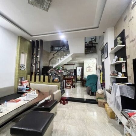 Nhà 3 tầng hiện đại gần Nam Việt Á, 100m², gara ô tô, giá chỉ 9.x tỷ