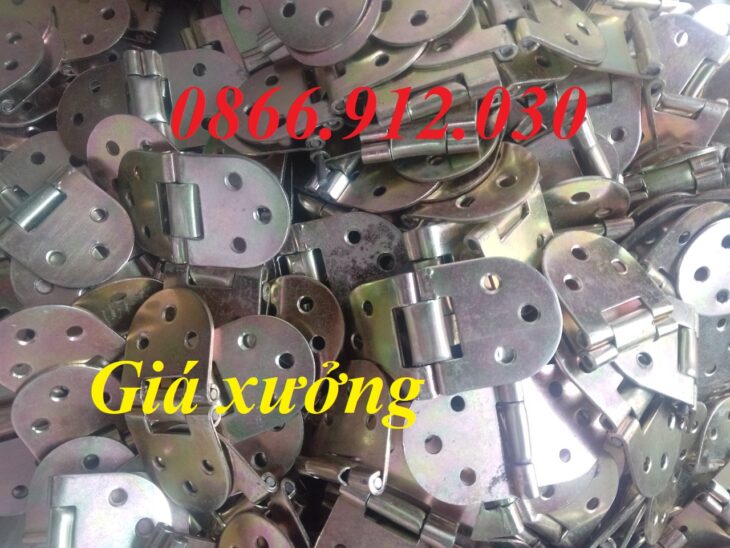 Công dụng bản lề bán nguyệt trong sản xuất bàn bán trú học sinh