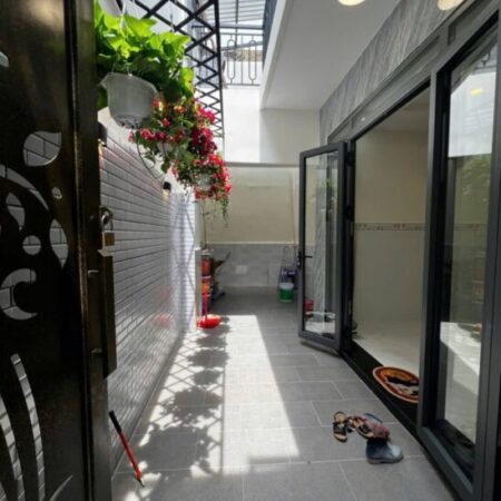 Bán nhà mới đẹp vào ở ngay đường Trường Chinh 2T 63m2 gần nhà ga T3