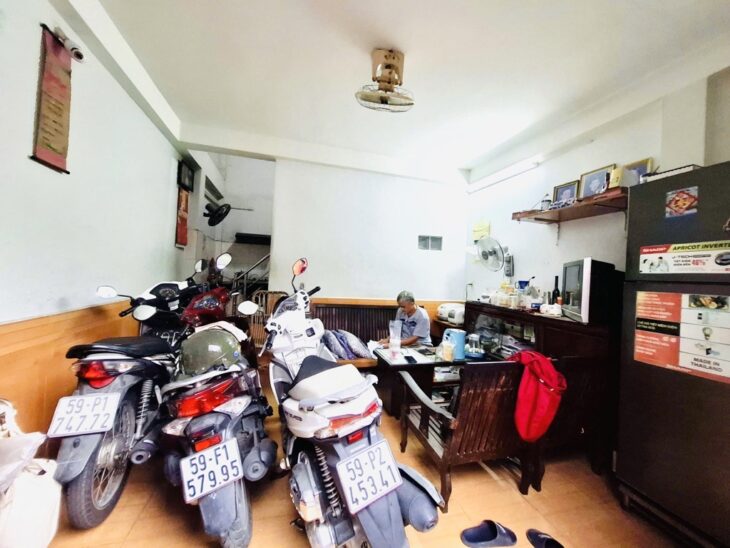 Nhà 4 tầng, ngang 4.2m đường thông Hoàng Hoa Thám giá chỉ nhỉnh 4 tỷ,