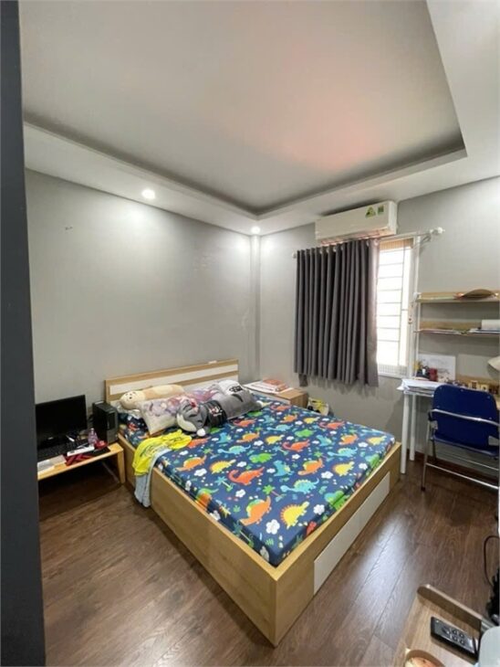 🔹 BÁN NHÀ THẠCH BÀN LONG BIÊN – DÂN XÂY 40M² – 4 TẦNG – LÔ GÓC 2 THOÁNG – Ô TÔ ĐỖ CỬA – 7,8 TỶ