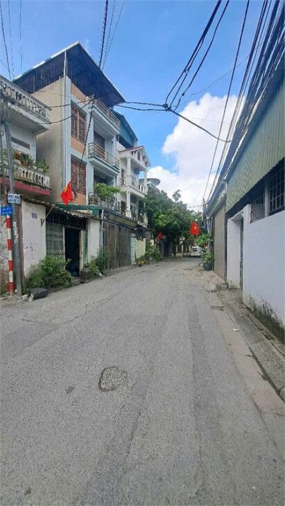 🔹 BÁN NHÀ THẠCH BÀN LONG BIÊN – 39M² – 4 TẦNG – 4 NGỦ – LÔ GÓC 2 MẶT THOÁNG NHINH 7TY – Ô TÔ ĐỖ CỬA