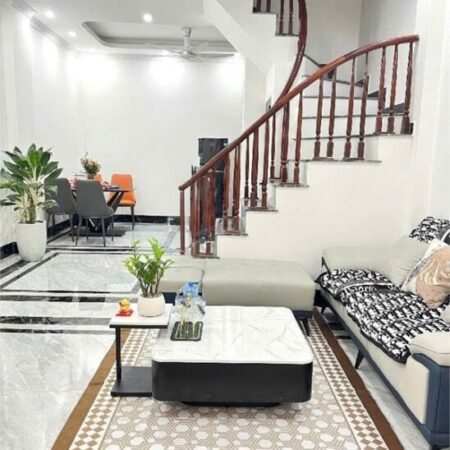 BÁN NHÀ THẠCH BÀN LONG BIÊN – 40M² – 3 TẦNG – LÔ GOC DÂN XÂY – GIÁ CHỈ 6,9 TỶ – NHÀ ĐẸP Ở NGAY