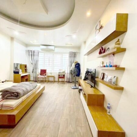 Bán nhà Kim Đồng 80m Ô tô vào nhà Mặt tiền rộng Hàng hiếm Giá đầu tư