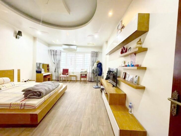 Bán nhà Kim Đồng 80m Ô tô vào nhà Mặt tiền rộng Hàng hiếm Giá đầu tư