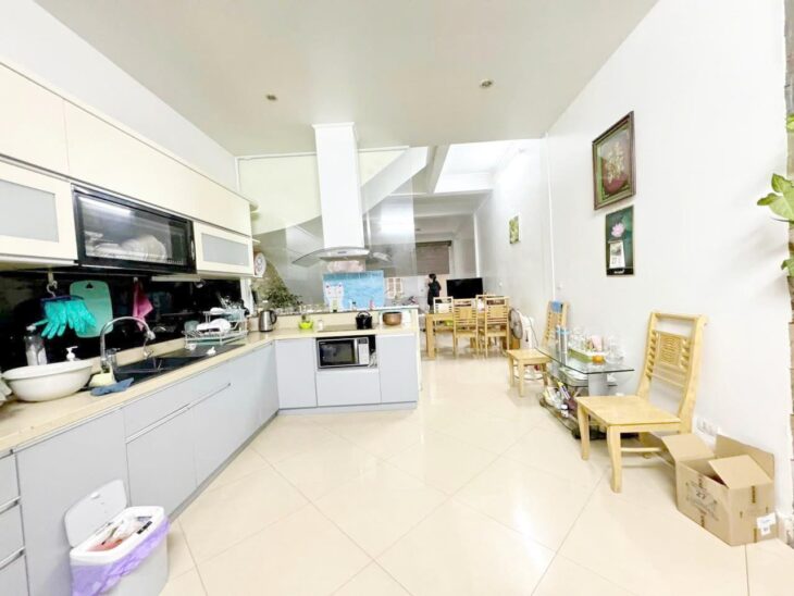 Bán nhà Kim Đồng 80m Ô tô vào nhà Mặt tiền rộng Hàng hiếm Giá đầu tư