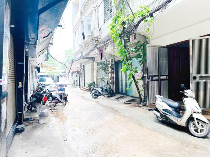 Bán nhà Kim Đồng 80m Ô tô vào nhà Mặt tiền rộng Hàng hiếm Giá đầu tư