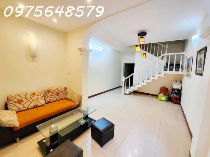 Bán nhà Chính Kinh 38m Mặt tiền rộng Tương lai mặt đường Giá cực sốc