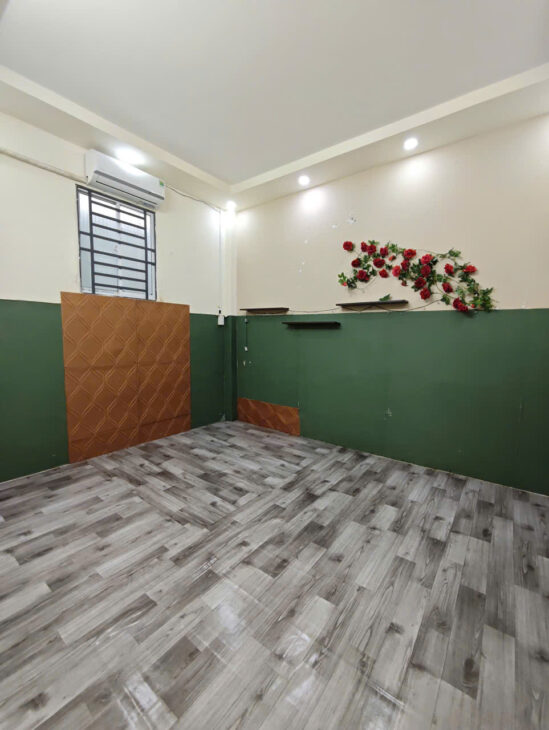 16 – CG: Nhà 6 triêụ 3 phòng ngủ gần Thành Uỷ Cần Thơ