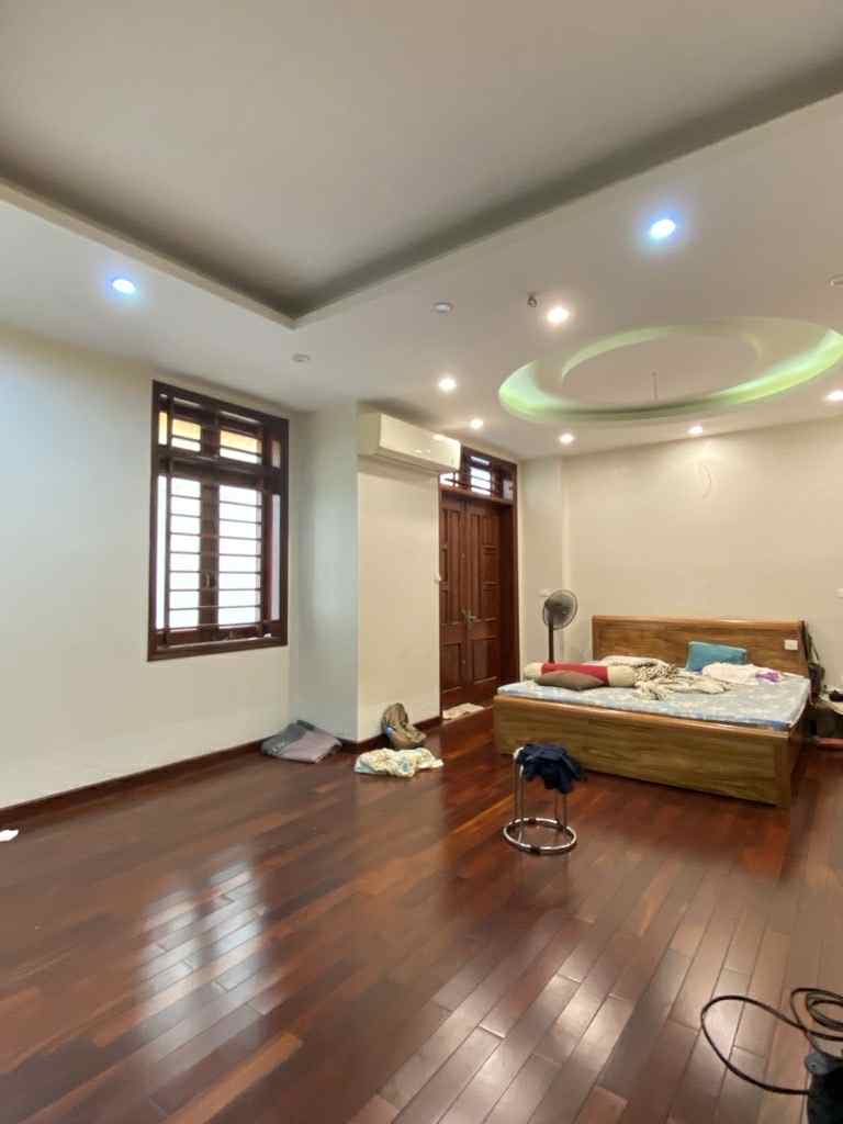 bán nhà Cổ Linh, 140m, mặt tiền 6.2m, nở hậu, đường rộng 10m, 3 ôtô tránh nhau