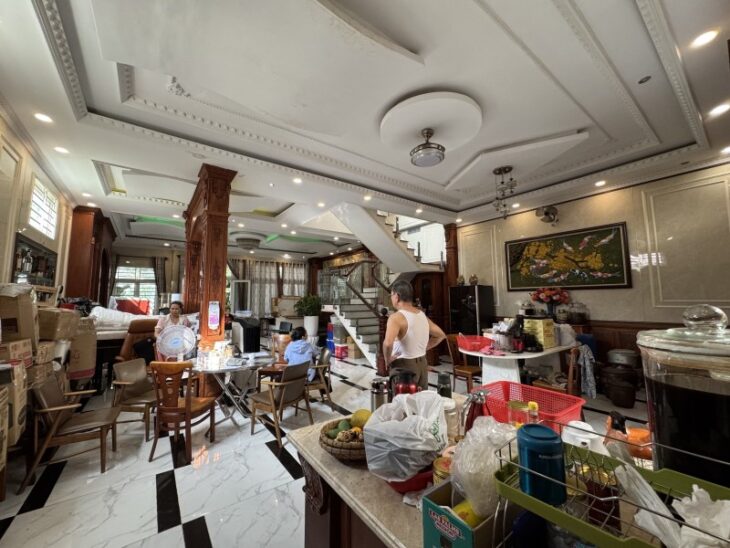 Bán nhà Đặng Văn Bi, Thủ Đức, TP HCM, DT 176m2, 3 tầng, 4PN, SH, Giá13.3 tỷ.