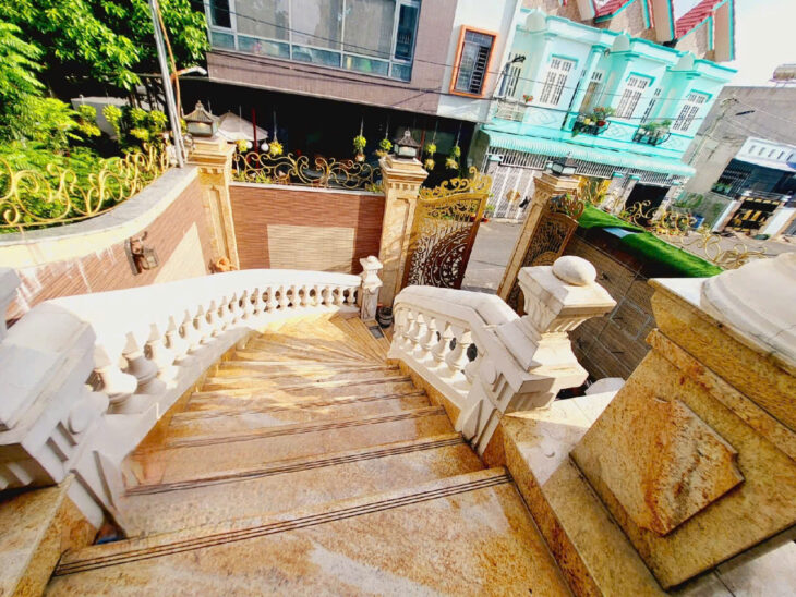 ♦MẶT TIỀN 5 TẦNG XỊN XÒ, NGANG 7M, NGAY TT DĨ AN. ĐẸP NHỨC NHỐI