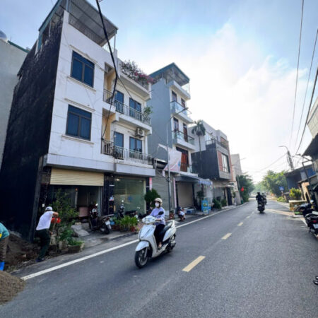 CHÍNH CHỦ CẦN BÁN BÁN CĂN NHÀ 5 TẦNG ĐỐI DIỆN ĐẠI HỌC THÀNH ĐÔ. DIỆN TÍCH 68M- MẶT TIỀN 4.5- VỈA