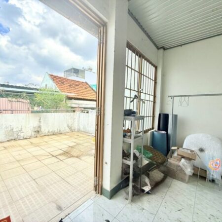 Giáp Quận 10 vài bước ra đường Xe Hơi Nha Chính Chủ Lâu năm.