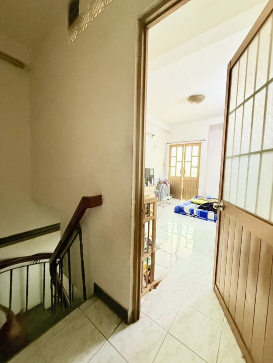 Giáp Quận 10 vài bước ra đường Xe Hơi Nha Chính Chủ Lâu năm.