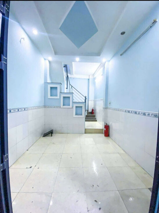 Trung Tâm Tiện Ích Quận 10 vài bước ra đường xe hơi