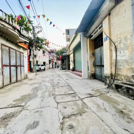 Siêu phẩm hơn 5 tỷ xíu nhà đẹp Liên Mạc 35m, 4 tầng Ô TÔ đỗ cổng tiện ích ngập tràn