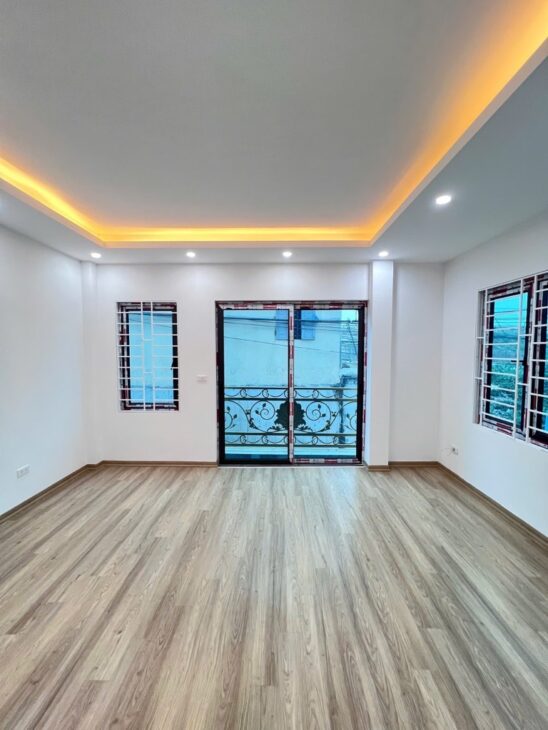 Siêu phẩm hơn 5 tỷ xíu nhà đẹp Liên Mạc 35m, 4 tầng Ô TÔ đỗ cổng tiện ích ngập tràn
