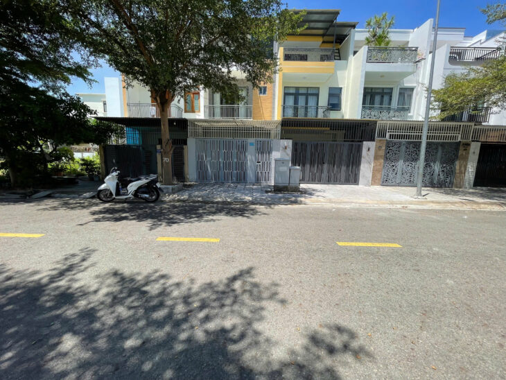 Nhà đẹp đường 16m gần bệnh viện, trường học , đường nhựa 16m KDT Mỹ gia