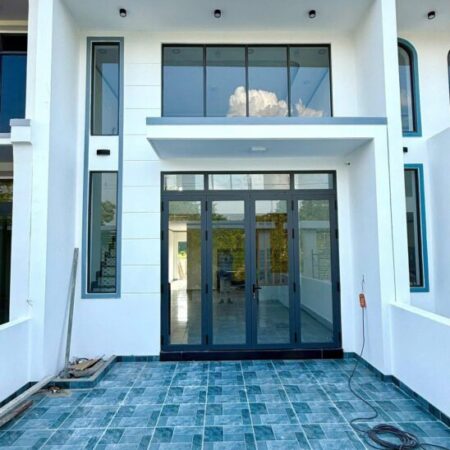 Nhà mới tinh, giá cực hời – ai nhanh tay là của người đó