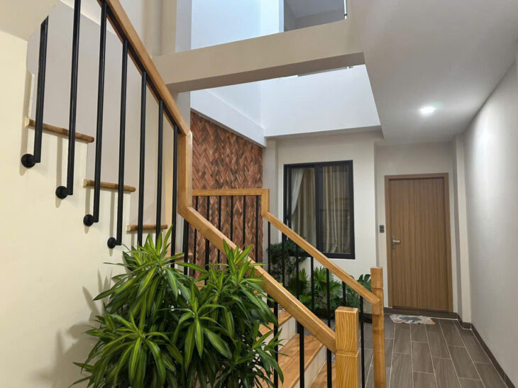 Bán nhà đẹp 2 tầng mặt tiền đường Nguyễn Hữu Huân – Giá 11 Tỷ.