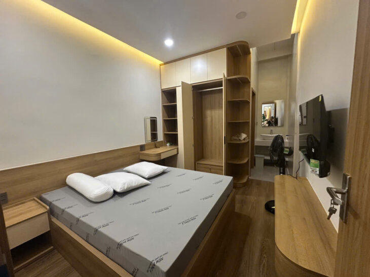 Bán nhà đẹp 2 tầng mặt tiền đường Nguyễn Hữu Huân – Giá 11 Tỷ.