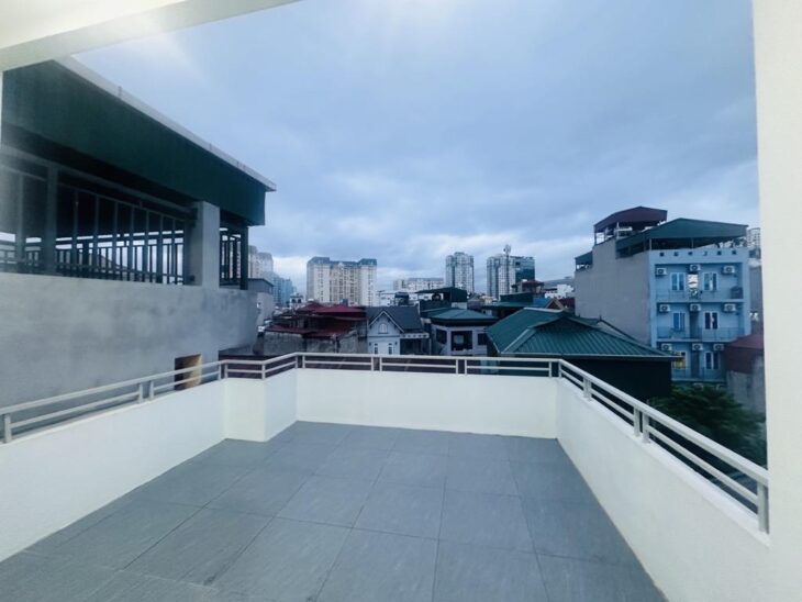 Bán nhà Hoàng Tăng Bí 37m2, dân xây 5 tầng, ô tô đỗ cửa chỉ 6 tỷ hơn