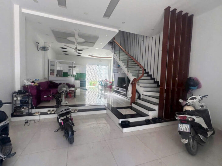 BÁN nhà cạnh bên Khu đô thị Vĩnh Điềm Trung, Khu phúc hợp bậc nhất Tp.Nha Trang