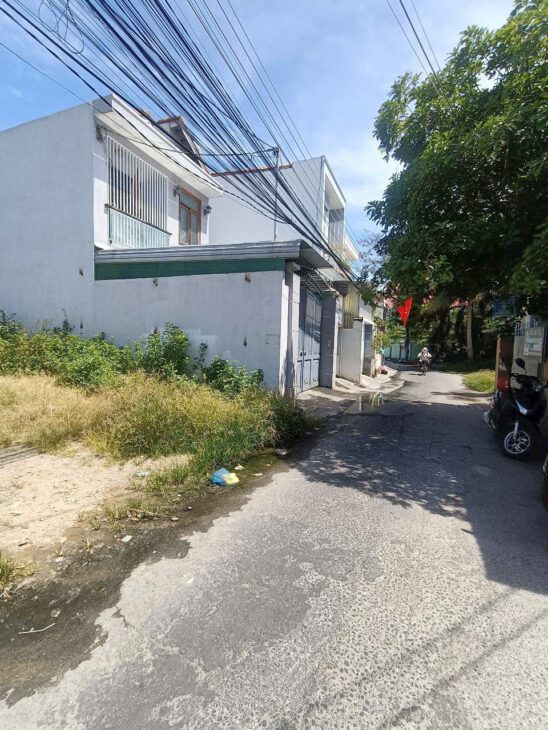 Cần bán nhà 1 tầng, cách đường Nguyễn Khuyến chỉ 80m, hẻm ô tô, gần chợ Vĩnh Hải.